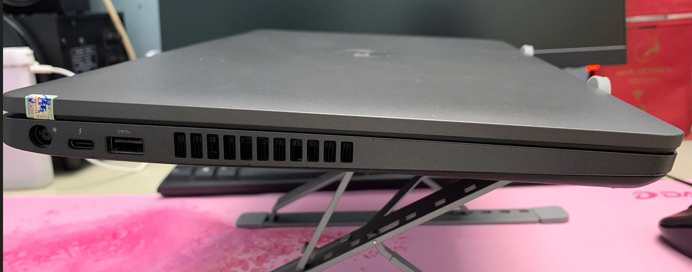 DELL Precision 3540 Cũ / CPU i5-8365U / RAM 8GB / SSD 256GB / GPU Radeon Pro WX 2100 2GB / WIFI 5 / Màn 16 inch FHD / Màu Đen Nhám - Ảnh 3