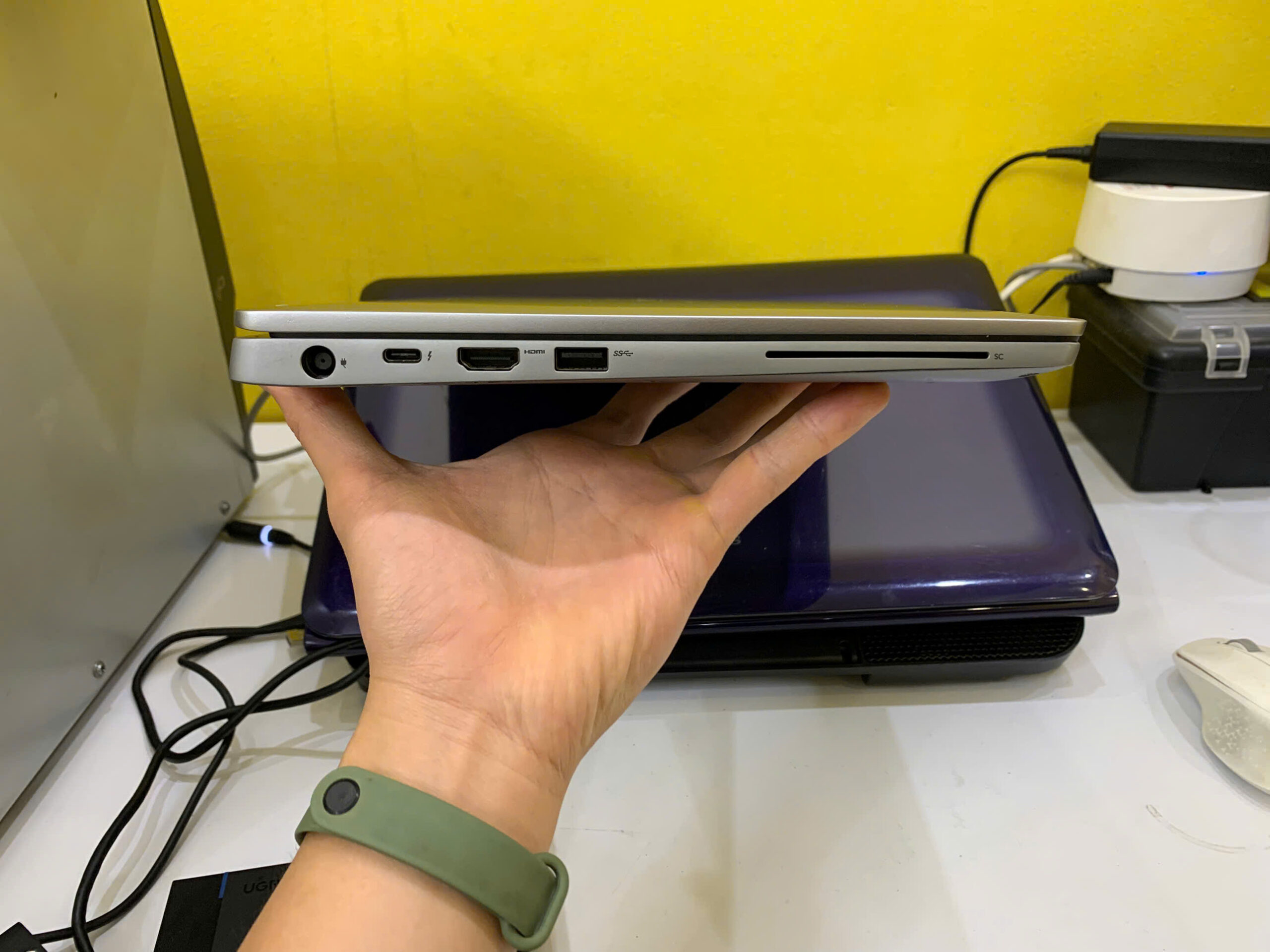 DELL Latitude 7400 Cũ / CPU i7-8665U / RAM 8GB / SSD 256GB / iGPU intel UHD Graphics 620 / WIFI 5 / Màn 14 inch FHD / Màu Bạc - Ảnh 4